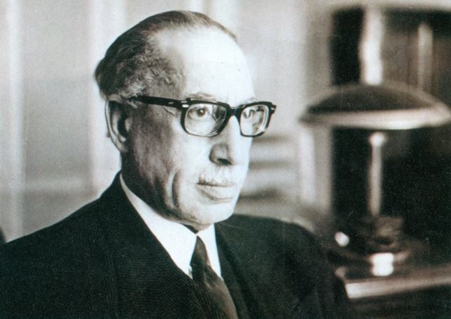 نتيجة بحث الصور عن توفيق الحكيم